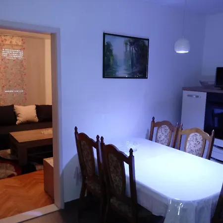 Appartement In Centre For 7 *