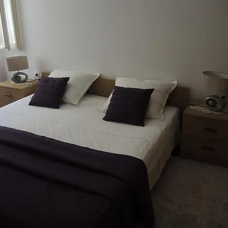 Apartment In Centre For 7