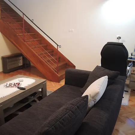 アパート In Centre For 7